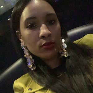 Meet your Posher, Jenise